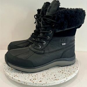 UGG Adirondack Boot III • Women’s Size 10 (Black/BBLC) NWT